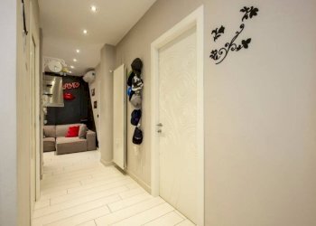 Corridoio - Three-room apartment via Pietro Cossa, 113B, Torino - photo 29