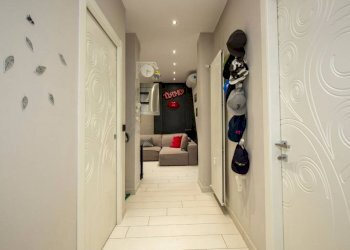 Corridoio - Three-room apartment via Pietro Cossa, 113B, Torino - photo 30