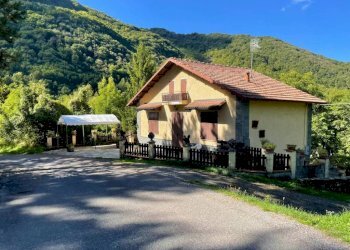 Facciata - Villa Frazione Salogni, Fabbrica Curone - foto 1