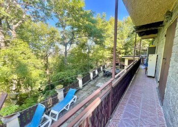 Balcone - Villa Frazione Salogni, Fabbrica Curone - foto 14