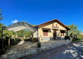 Facciata - Villa Frazione Salogni, Fabbrica Curone - foto 21