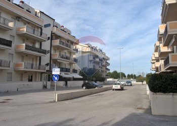 Edificio all\'aperto - Trilocale Vasto - foto 3