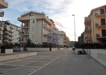 Edificio all\'aperto - Trilocale Vasto - foto 4