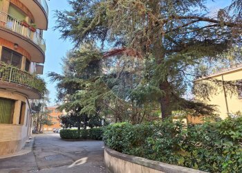 Edificio all\'aperto - Trilocale Via Sant'Isaia
 
6/6, Bologna - foto 16