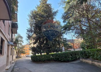 Edificio all\'aperto - Trilocale Via Sant'Isaia
 
6/6, Bologna - foto 17