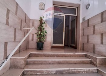 Ricezione / Lobby - Trilocale Via Sant'Isaia
 
6/6, Bologna - foto 19