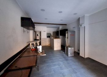 Interno non residenziale - Negozio via Faliero Vezzani, 38, Genova (zona Sampierdarena) - foto 2