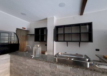 Ingresso - Negozio via Faliero Vezzani, 38, Genova (zona Sampierdarena) - foto 3