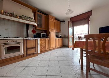 Cucina - Quadrilocale via Vecchia di Cuneo, 95, Beinette - foto 4