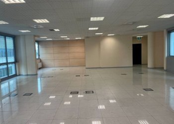 Interno non residenziale - Office strada del Drosso, 33, Torino (neighborhood Mirafiori Sud) - photo 2