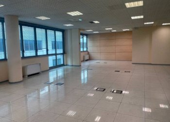 Interno non residenziale - Office strada del Drosso, 33, Torino (neighborhood Mirafiori Sud) - photo 7