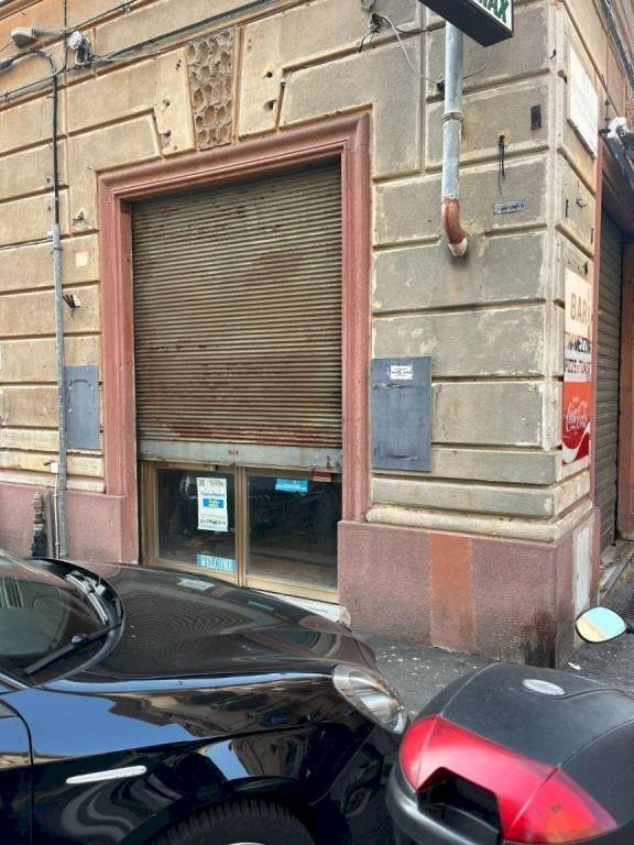 Negozio via Fabio da Persico, 16r, Genova (zona Sestri Ponente) - foto 1