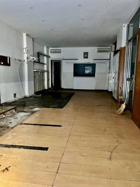 Interno non residenziale - Negozio via Fabio da Persico, 16r, Genova (zona Sestri Ponente) - foto 3
