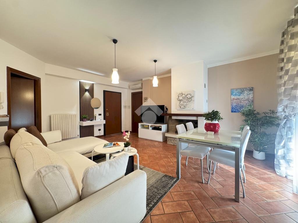 Four-room apartment Via Della Resistenza, Rubiera - photo 2