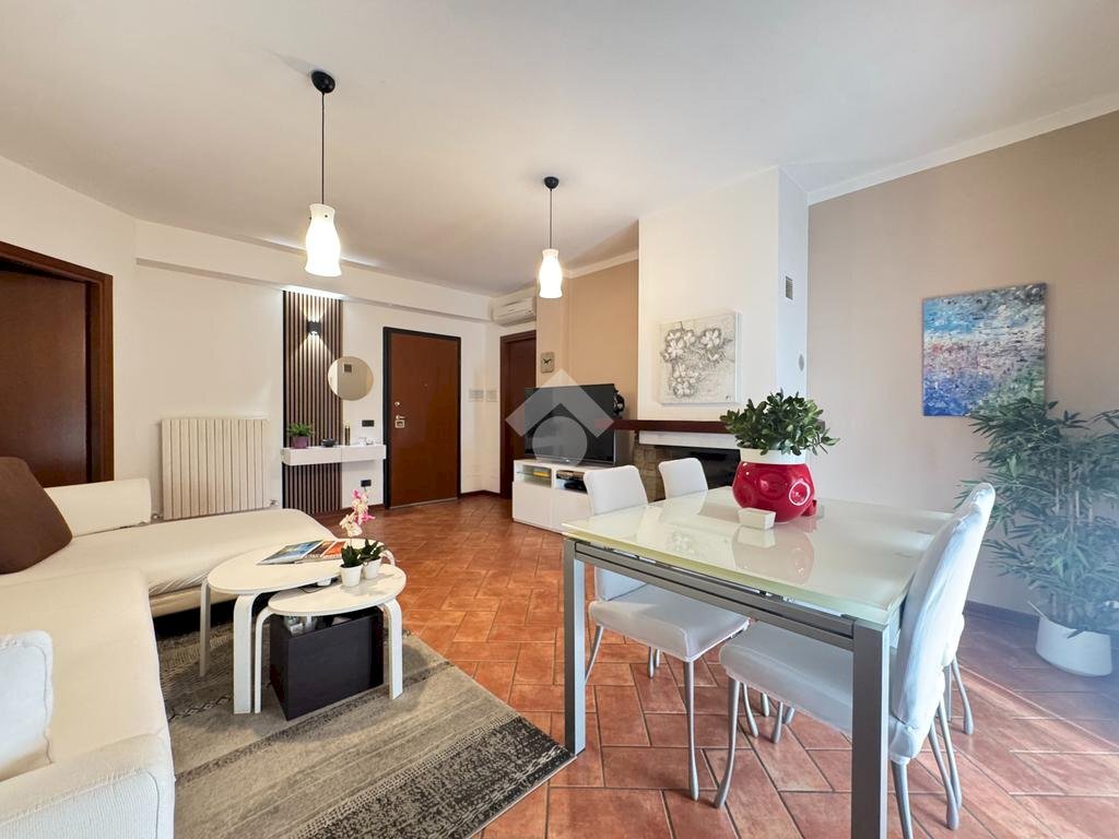 Four-room apartment Via Della Resistenza, Rubiera - photo 3