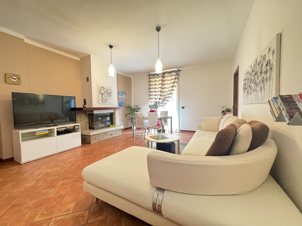 Four-room apartment Via Della Resistenza, Rubiera - photo 1