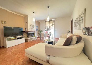 Four-room apartment Via Della Resistenza, Rubiera - photo 1