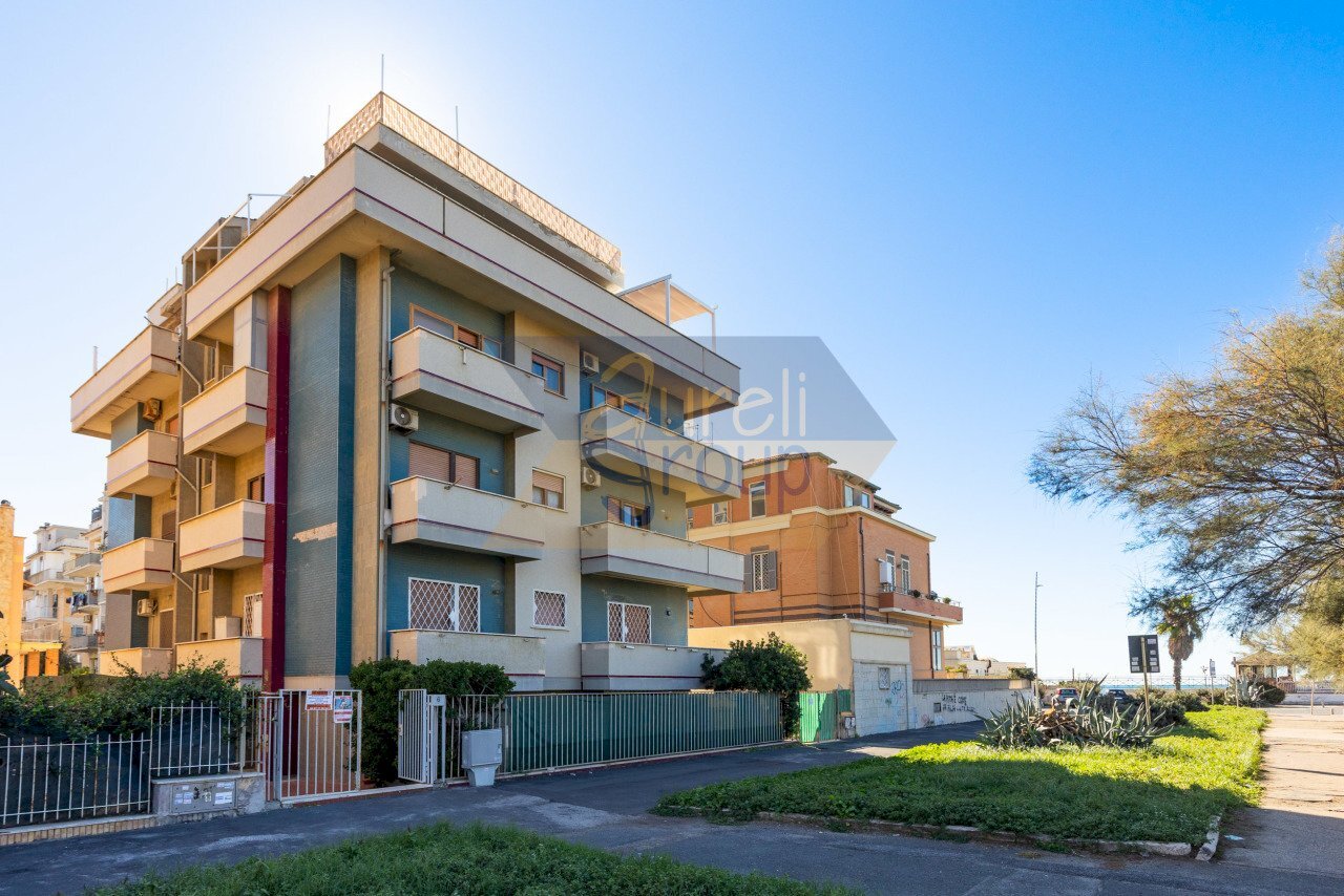 Palazzo - Quadrilocale Viale delle Repubbliche Marinare, Roma - foto 1