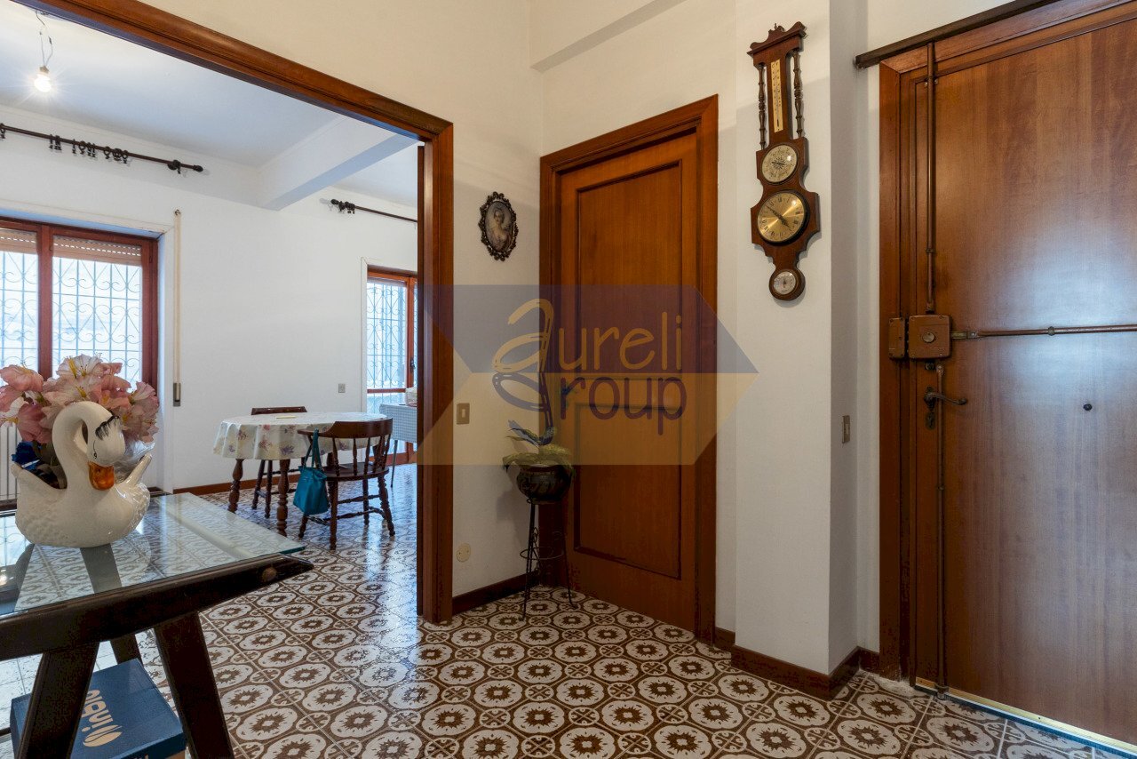 Ingresso - Quadrilocale Viale delle Repubbliche Marinare, Roma - foto 3