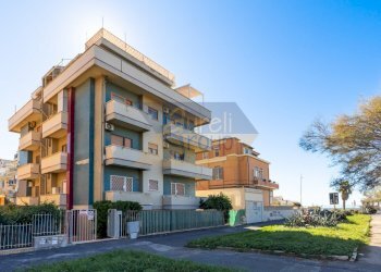 Palazzo - Quadrilocale Viale delle Repubbliche Marinare, Roma - foto 1