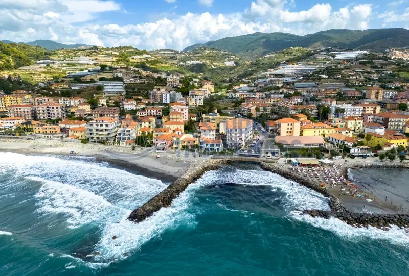 1.jpg - Cafeteria - Cold Bar Via Marina, Riva Ligure - photo 1
