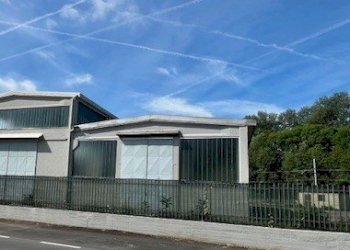 Esterno fronte capannone da strada - Commercial Premises Erba - photo 8