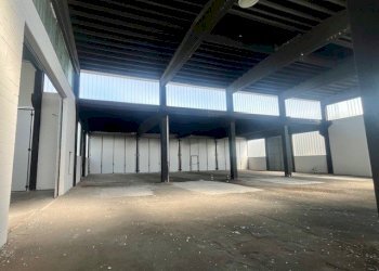 Interni capannone - Commercial Premises Erba - photo 13