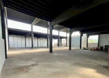 Interni capannone - Commercial Premises Erba - photo 15