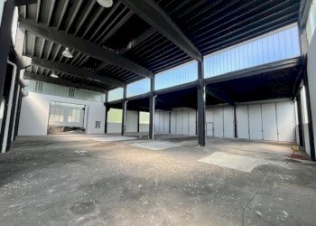 Interni capannone - Commercial Premises Erba - photo 18