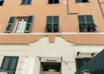 Bilocale via Andrea del Sarto, Genova (zona Sestri Ponente) - foto 1