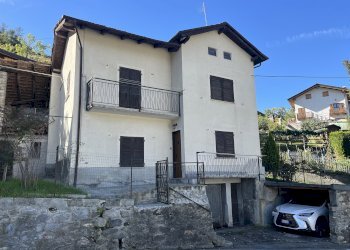 Casa indipendente Frazione Capoluogo, 188, Charvensod - foto 1