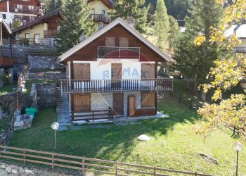 Casa indipendente Fraz. Bringaz 
 Valtournenche, AO, Valtournenche - foto 1