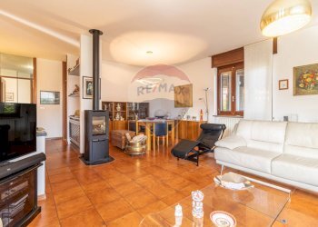 Independent house Via Castelletto Cervo, 47 
 Cossato, Cossato - photo 17