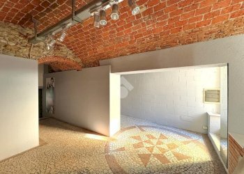 Shop Locale commerciale Piazza Massena, Loano - photo 3