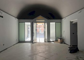 Shop Locale commerciale Piazza Massena, Loano - photo 8