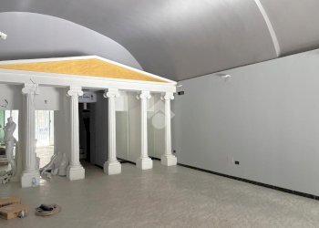 Shop Locale commerciale Piazza Massena, Loano - photo 11