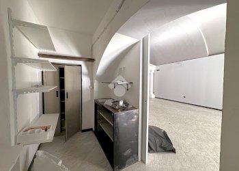 Shop Locale commerciale Piazza Massena, Loano - photo 13