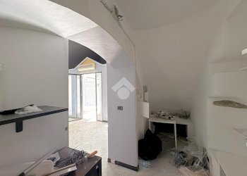 Shop Locale commerciale Piazza Massena, Loano - photo 16