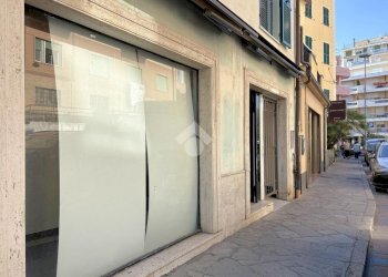 Shop Locale commerciale Piazza Massena, Loano - photo 29