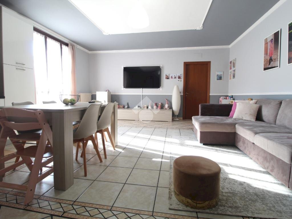 Trilocale Piazza XXV Aprile, Cadelbosco di Sopra - foto 2