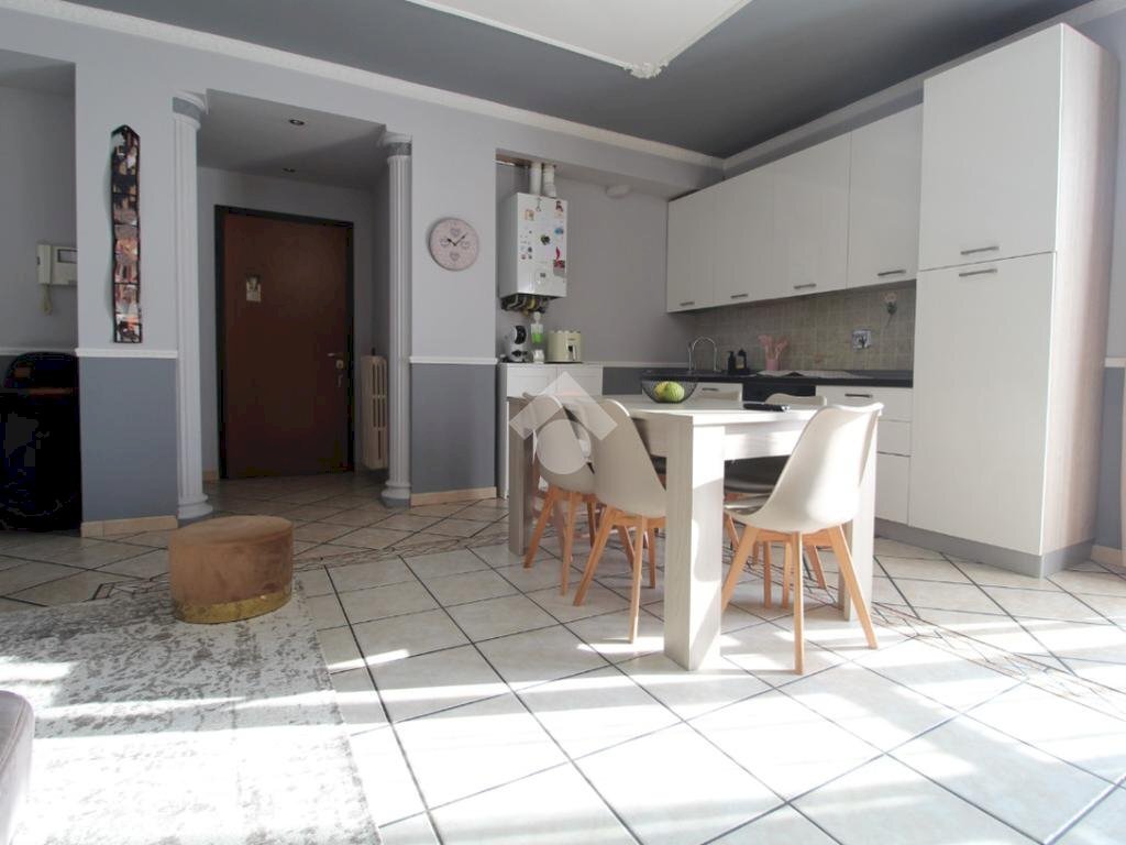 Trilocale Piazza XXV Aprile, Cadelbosco di Sopra - foto 1