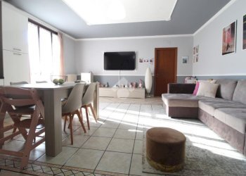 Trilocale Piazza XXV Aprile, Cadelbosco di Sopra - foto 2