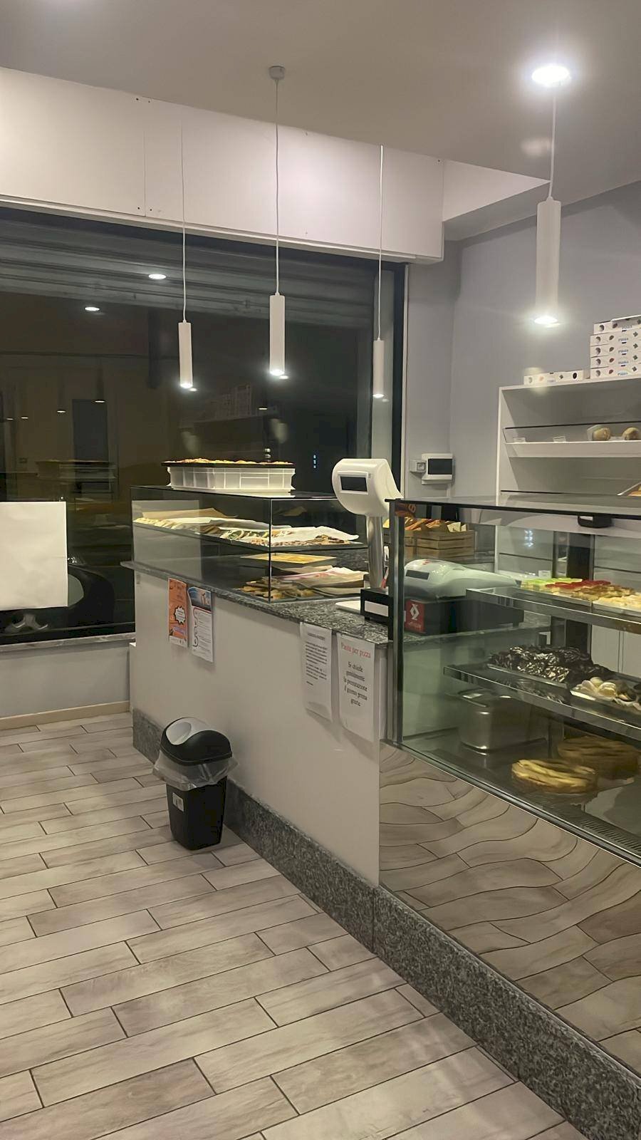 Foto 3 - Bar Tavola Calda - Fredda Magenta - foto 3