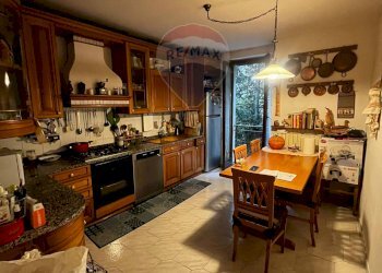 Cucina - Casa indipendente Montegrino Valtravaglia - foto 12