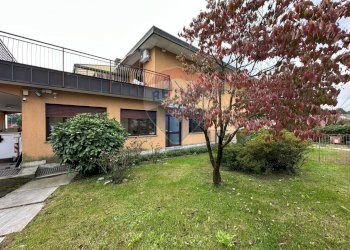 Esterno - Capannone via Carnia
234, Varese - foto 2