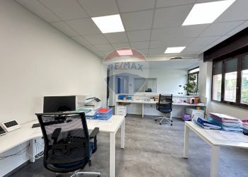 Ufficio - Capannone via Carnia
234, Varese - foto 5