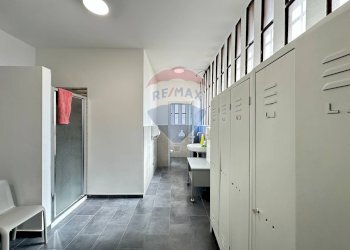 Spogliatoi e bagno - Capannone via Carnia
234, Varese - foto 11