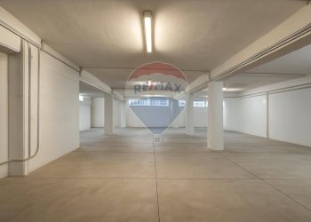 Locale deposito - Capannone via Carnia
234, Varese - foto 18