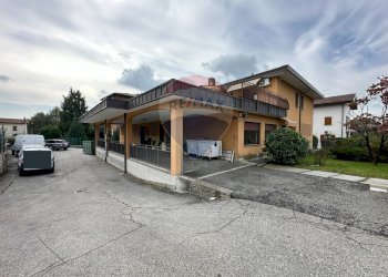Casa all\'aperto - Capannone via Carnia
234, Varese - foto 22