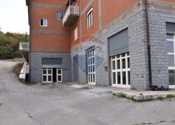 Edificio all\'aperto - Magazzino via xxv aprile
 
snc, Petralia Sottana - foto 1